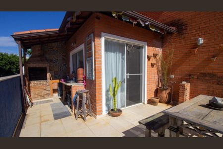 Casa à venda com 155m², 5 quartos e 2 vagasTerraço