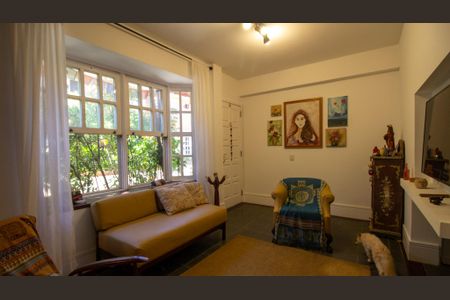 Casa à venda com 155m², 5 quartos e 2 vagasSala