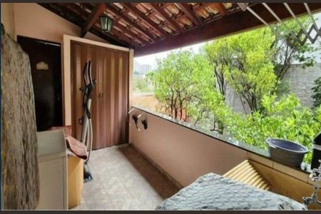 Casa à venda com 2 quartos, 200m² em Chácara Inglesa, São Paulo