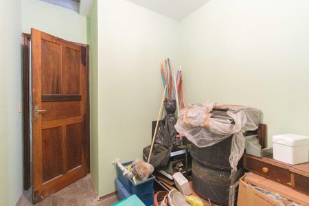 Casa à venda com 138m², 4 quartos e 2 vagas Casa à venda com 138m², 4 quartos e 2 vagasEdícula - Quarto 2