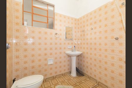 Casa à venda com 138m², 4 quartos e 2 vagas Casa à venda com 138m², 4 quartos e 2 vagasBanheiro