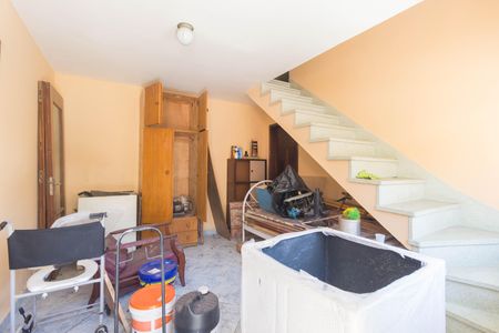 Casa à venda com 138m², 4 quartos e 2 vagas Casa à venda com 138m², 4 quartos e 2 vagasEdícula - Sala