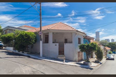 Casa à venda com 138m², 4 quartos e 2 vagas Casa à venda com 138m², 4 quartos e 2 vagasFachada