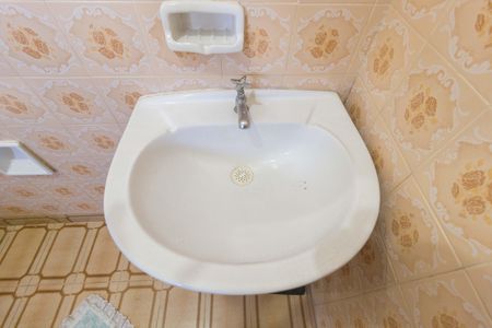 Casa à venda com 138m², 4 quartos e 2 vagas Casa à venda com 138m², 4 quartos e 2 vagasDetalhe - Banheiro