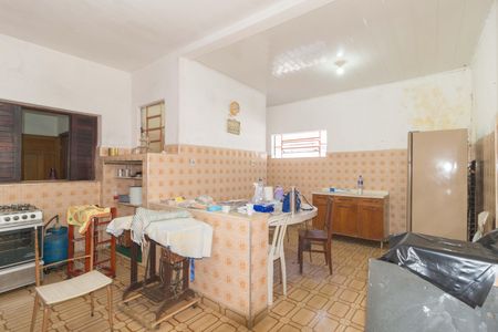 Casa à venda com 138m², 4 quartos e 2 vagas Casa à venda com 138m², 4 quartos e 2 vagasCozinha