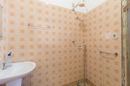 Casa à venda com 138m², 4 quartos e 2 vagas Casa à venda com 138m², 4 quartos e 2 vagasBanheiro