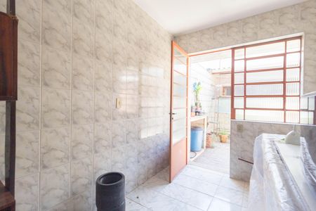 Casa à venda com 138m², 4 quartos e 2 vagas Casa à venda com 138m², 4 quartos e 2 vagasEdícula - Cozinha