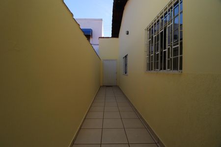 Casa para alugar com 172m², 3 quartos e 2 vagasCorredor