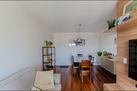 Apartamento à venda com 70m², 2 quartos e 2 vagasSala