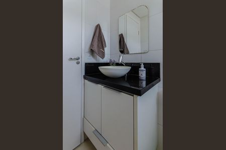 Apartamento à venda com 70m², 2 quartos e 2 vagasBanheiro Social