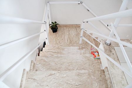 Casa para alugar com 180m², 3 quartos e 2 vagasEscada acesso aos Quartos