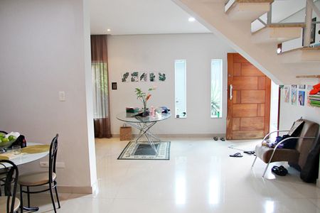 Casa para alugar com 180m², 3 quartos e 2 vagasSala