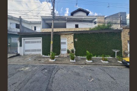 Casa para alugar com 180m², 3 quartos e 2 vagasFachada