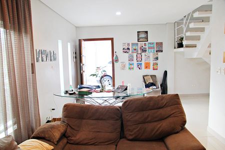 Casa para alugar com 180m², 3 quartos e 2 vagasSala