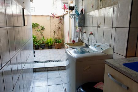 Casa à venda com 164m², 3 quartos e 2 vagas Casa à venda com 164m², 3 quartos e 2 vagasLavanderia