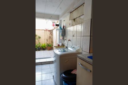 Casa à venda com 164m², 3 quartos e 2 vagas Casa à venda com 164m², 3 quartos e 2 vagasLavanderia