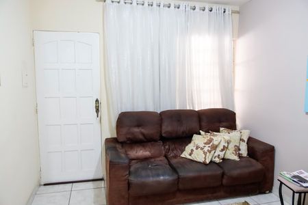 Casa à venda com 164m², 3 quartos e 2 vagas Casa à venda com 164m², 3 quartos e 2 vagassala