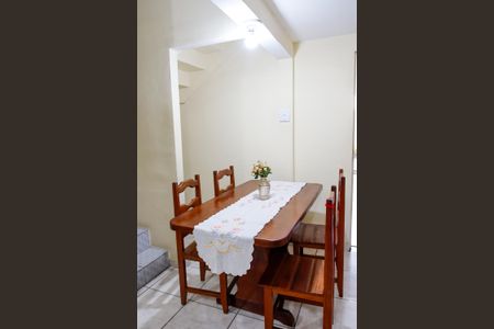 Casa à venda com 164m², 3 quartos e 2 vagas Casa à venda com 164m², 3 quartos e 2 vagasCozinha