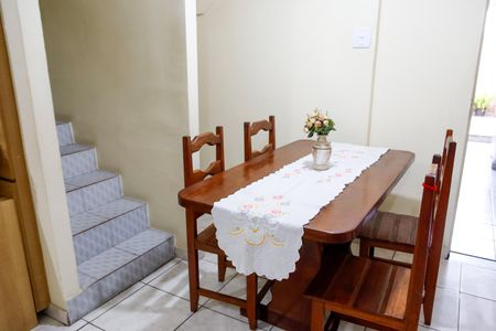 Casa à venda com 164m², 3 quartos e 2 vagas Casa à venda com 164m², 3 quartos e 2 vagasCozinha