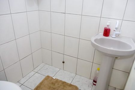 Casa à venda com 164m², 3 quartos e 2 vagas Casa à venda com 164m², 3 quartos e 2 vagasBanheiro