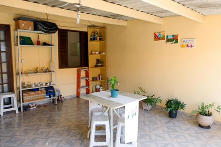 Casa à venda com 164m², 3 quartos e 2 vagas Casa à venda com 164m², 3 quartos e 2 vagasSacada