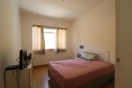 Casa à venda com 240m², 2 quartos e 3 vagasCasa 1 - Quarto 2