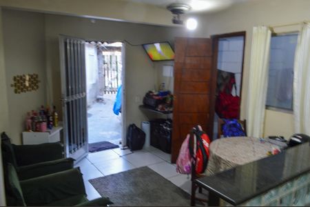 Casa à venda com 90m², 1 quarto e sem vagaSala