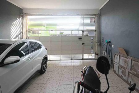 Casa à venda com 100m², 3 quartos e 2 vagas Casa à venda com 100m², 3 quartos e 2 vagasGaragem