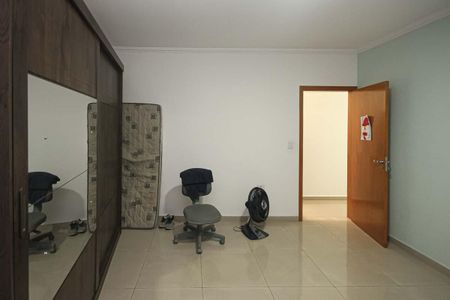 Casa à venda com 100m², 3 quartos e 2 vagas Casa à venda com 100m², 3 quartos e 2 vagasQuarto 03