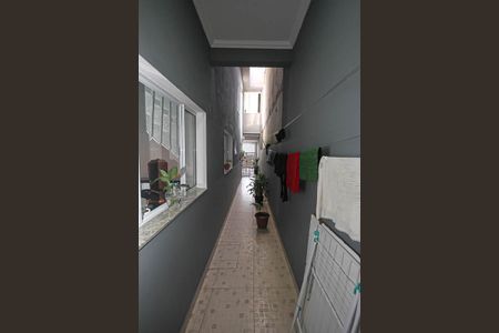 Casa à venda com 100m², 3 quartos e 2 vagas Casa à venda com 100m², 3 quartos e 2 vagasCorredor