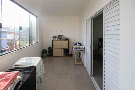 Casa à venda com 100m², 3 quartos e 2 vagas Casa à venda com 100m², 3 quartos e 2 vagasVaranda Quarto 01