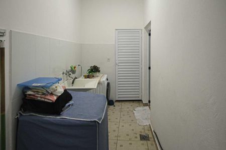 Casa à venda com 100m², 3 quartos e 2 vagas Casa à venda com 100m², 3 quartos e 2 vagasÁrea de Serviço