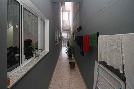 Casa à venda com 100m², 3 quartos e 2 vagas Casa à venda com 100m², 3 quartos e 2 vagasCorredor