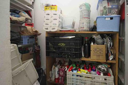 Casa à venda com 100m², 3 quartos e 2 vagas Casa à venda com 100m², 3 quartos e 2 vagasDispensa