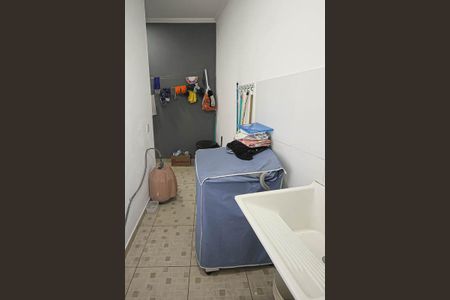 Casa à venda com 100m², 3 quartos e 2 vagas Casa à venda com 100m², 3 quartos e 2 vagasÁrea de Serviço