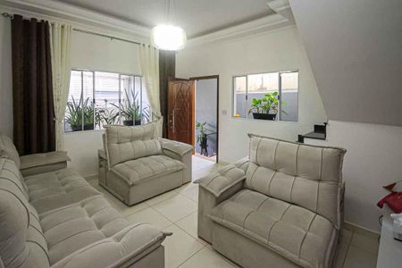 Casa à venda com 100m², 3 quartos e 2 vagas Casa à venda com 100m², 3 quartos e 2 vagasSala