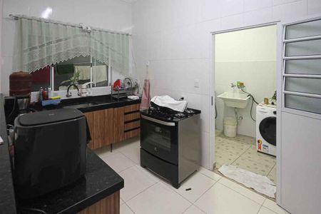 Casa à venda com 100m², 3 quartos e 2 vagas Casa à venda com 100m², 3 quartos e 2 vagasCozinha