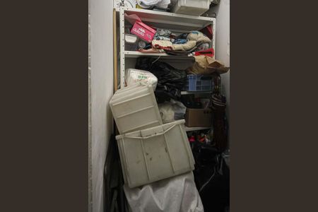 Casa à venda com 100m², 3 quartos e 2 vagas Casa à venda com 100m², 3 quartos e 2 vagasDispensa