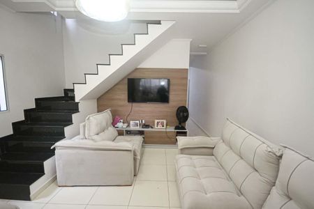 Casa à venda com 100m², 3 quartos e 2 vagas Casa à venda com 100m², 3 quartos e 2 vagasSala