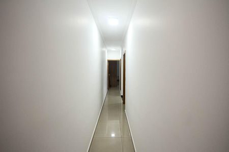 Casa à venda com 100m², 3 quartos e 2 vagas Casa à venda com 100m², 3 quartos e 2 vagasCorredor