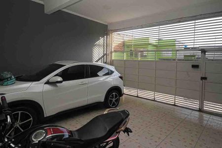 Casa à venda com 100m², 3 quartos e 2 vagas Casa à venda com 100m², 3 quartos e 2 vagasGaragem