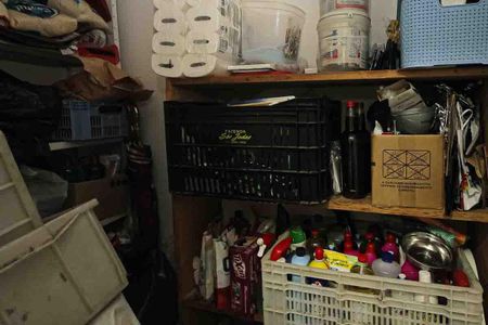 Casa à venda com 100m², 3 quartos e 2 vagas Casa à venda com 100m², 3 quartos e 2 vagasDispensa