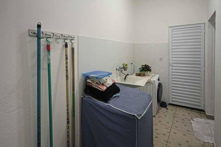 Casa à venda com 100m², 3 quartos e 2 vagas Casa à venda com 100m², 3 quartos e 2 vagasÁrea de Serviço