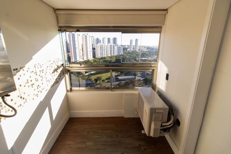 Varanda da Sala de apartamento para alugar com 2 quartos, 70m² em Cambuí, Campinas