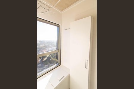 Área de serviço de apartamento para alugar com 2 quartos, 70m² em Cambuí, Campinas