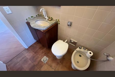 Casa à venda com 675m², 4 quartos e 6 vagas