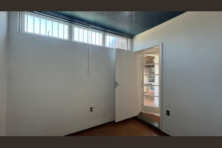 Casa à venda com 675m², 4 quartos e 6 vagas