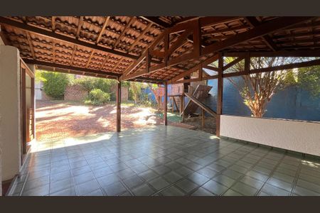 Casa à venda com 675m², 4 quartos e 6 vagas