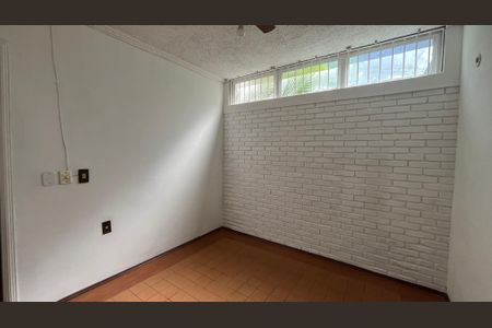 Casa à venda com 675m², 4 quartos e 6 vagas