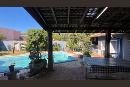 Casa à venda com 675m², 4 quartos e 6 vagas